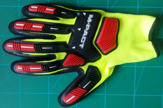 プロテクター付き手袋